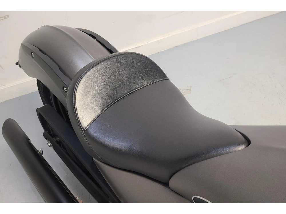 2017 Victory Motorcycles Gunner alt