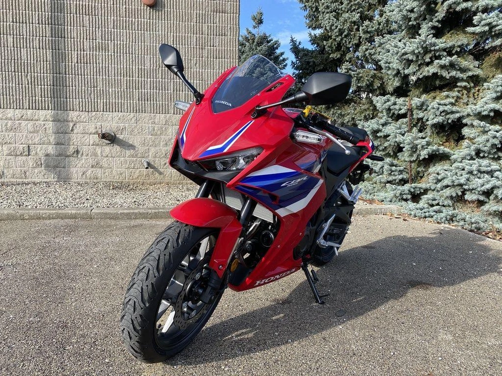 2025 Honda Cbr500r alt