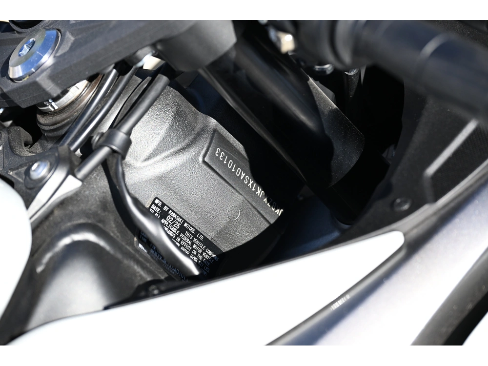 2025 Kawasaki Ninja Zx-6r alt