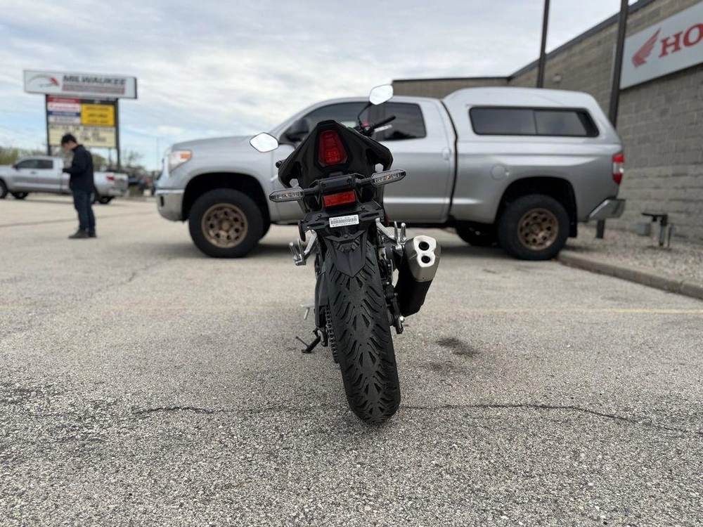 2025 Honda Cb500f alt