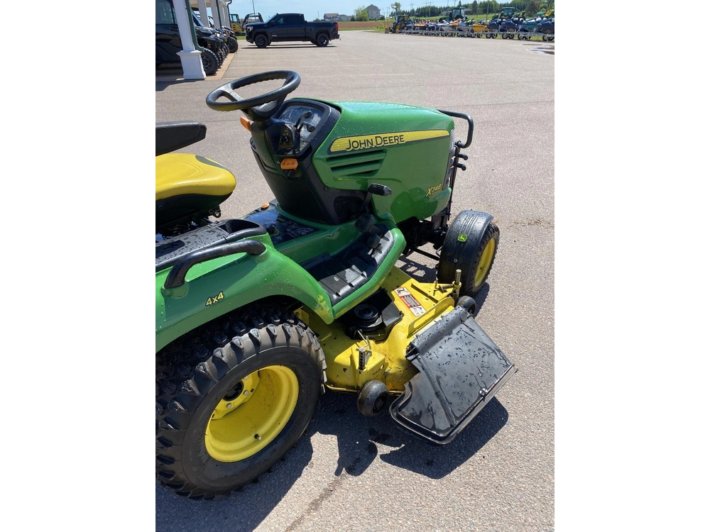 2011 John Deere X748 alt