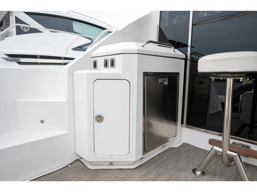 2018 Cruisers Yachts Cantius 45 Diesel - Sur Rendez-vous alt