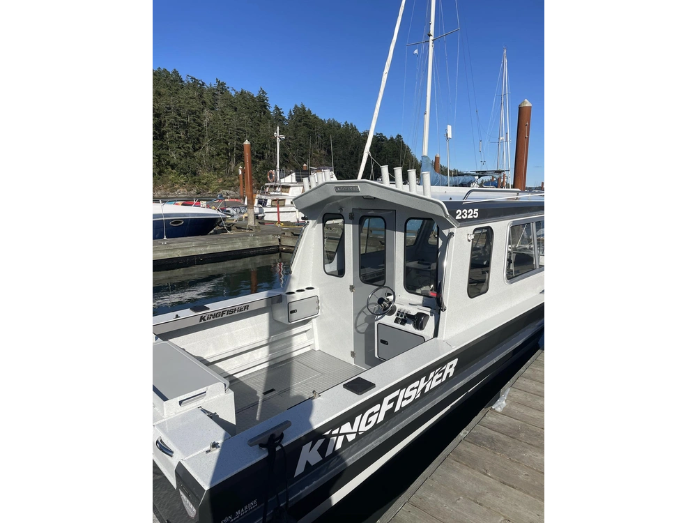 2021 Kingfisher 2325 Coastal Express Coastal Express alt