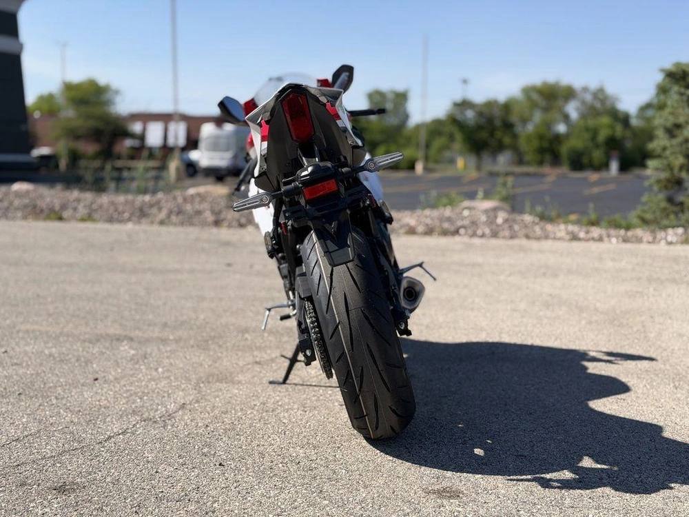 2026 Yamaha Yzf-r7 70th Anniversary Edition alt