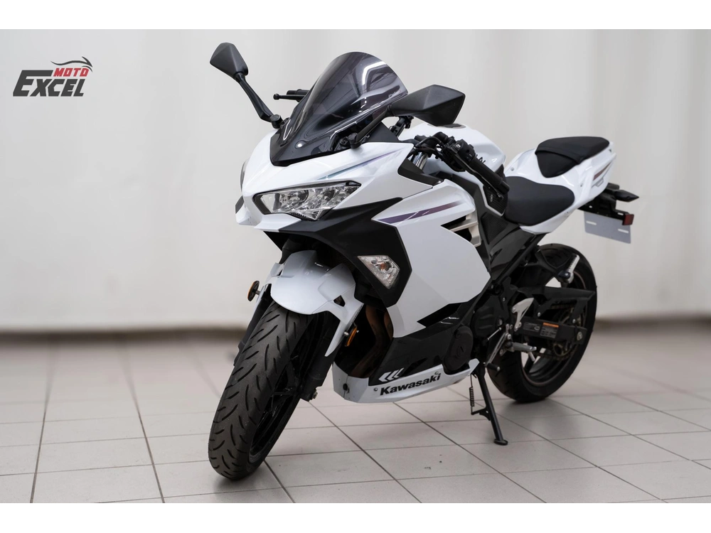 Kawasaki Ninja 400 2023 alt