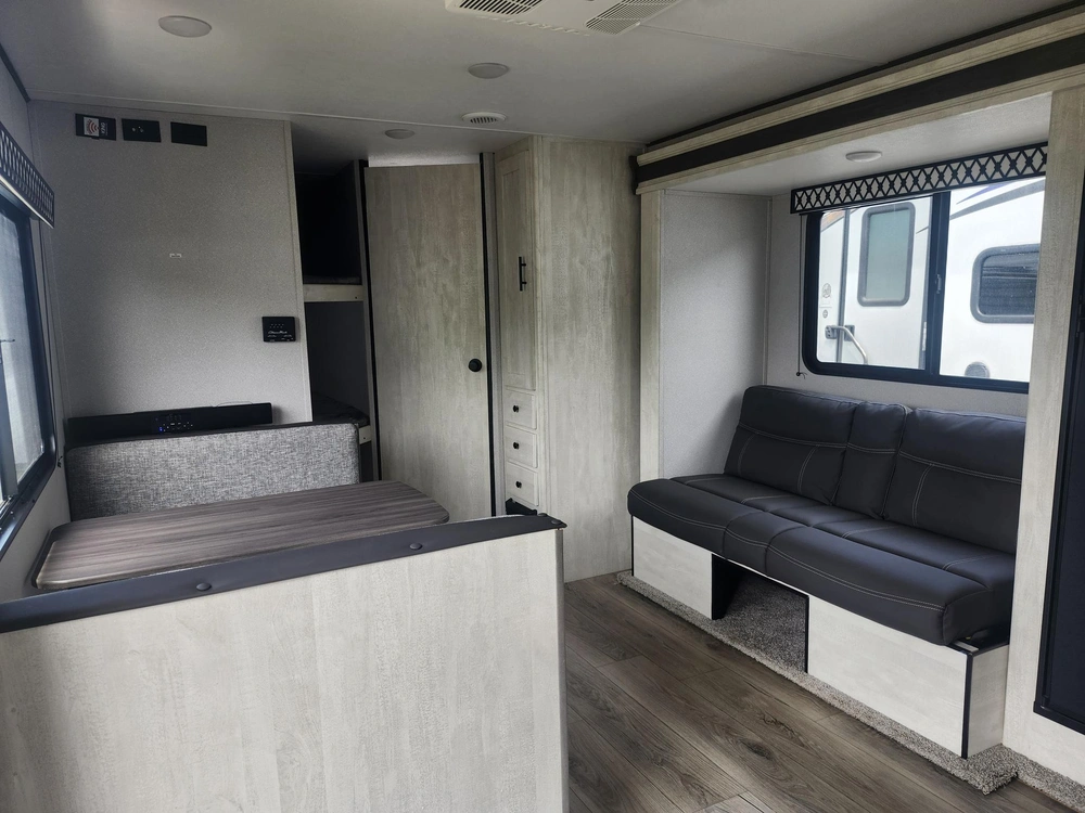 Coachmen Shasta 25 Rs 2023 alt