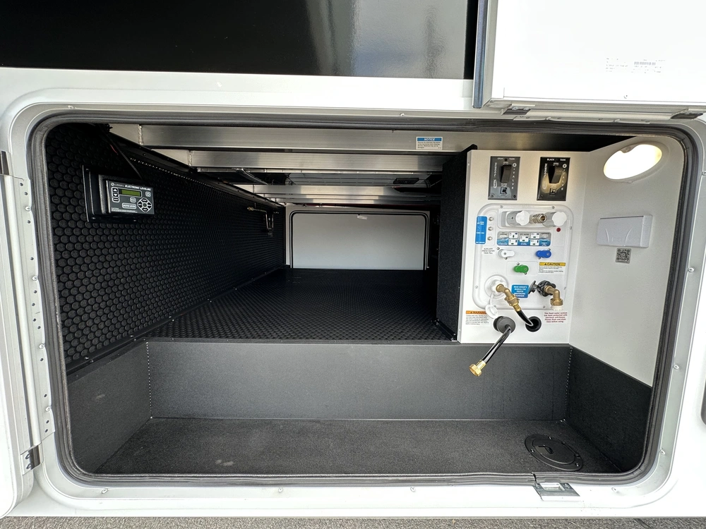 2027 Brinkley Rv Z3100 alt