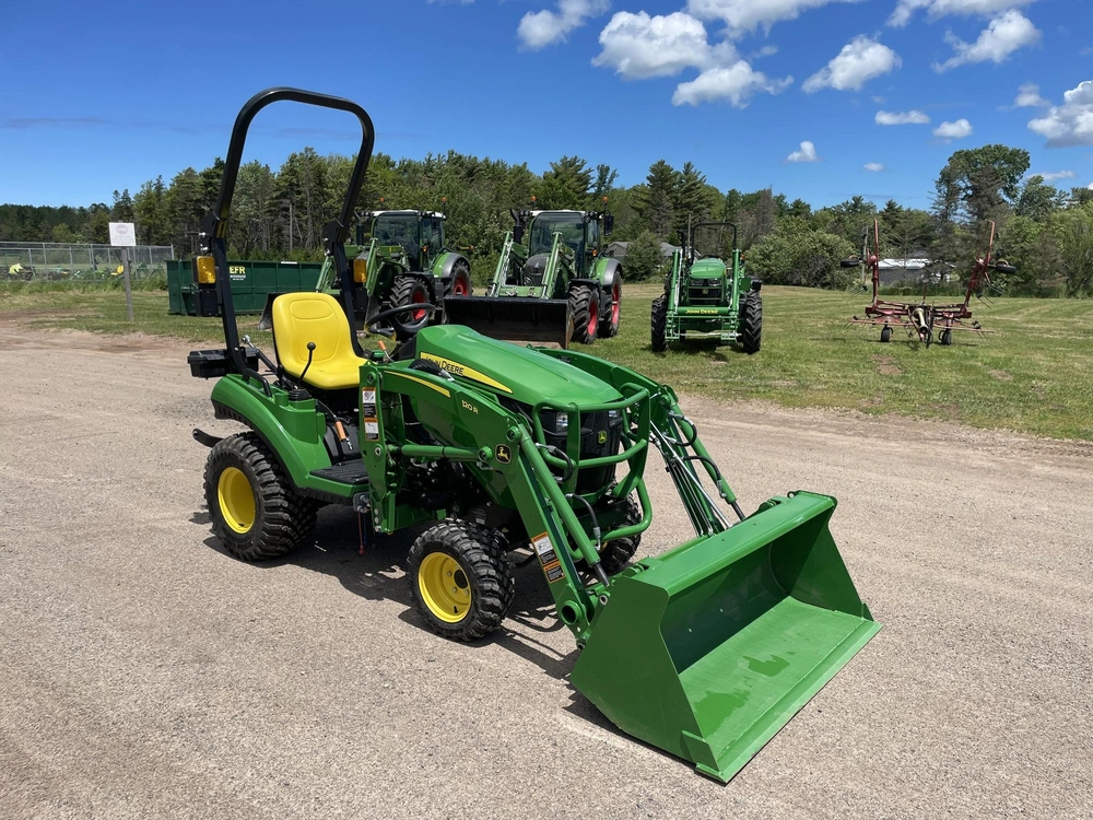 John Deere 1023e 2023 alt