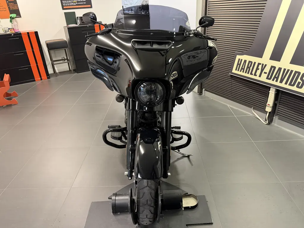 Harley-Davidson FLHXS Street Glide SpecialFLHXS 2021