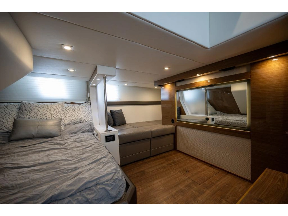2018 Cruisers Yachts Cantius 45 Diesel - Sur Rendez-vous alt