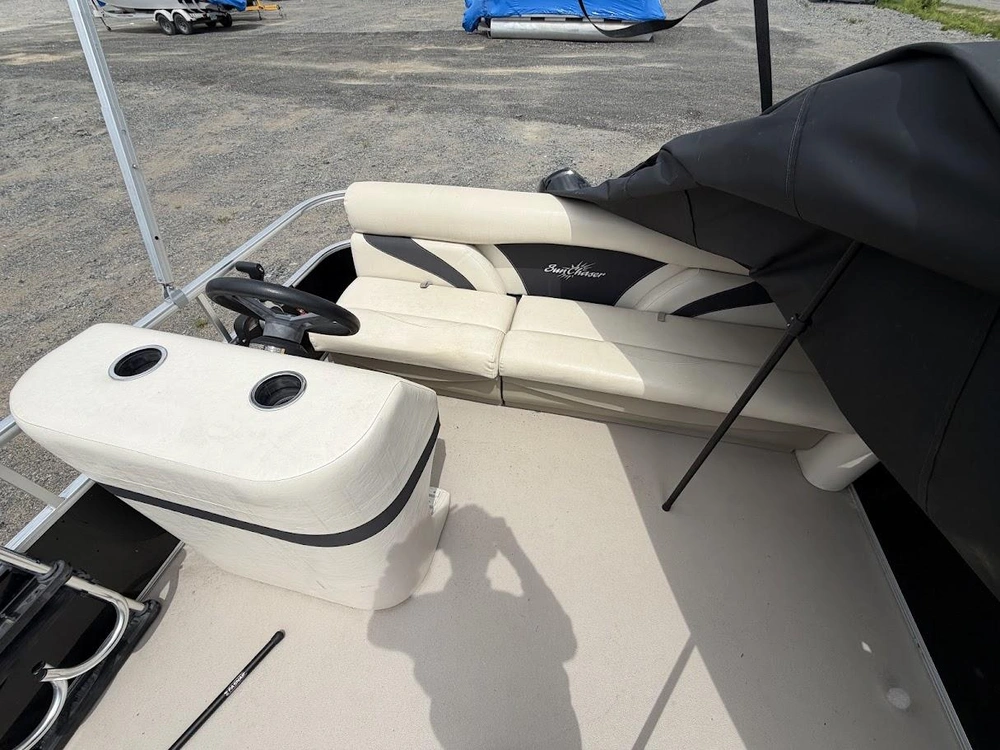 Sun Chaser Lx 16 2019 alt
