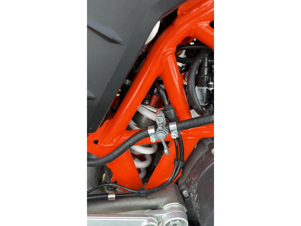 Ktm 690 Enduro R 2023 alt