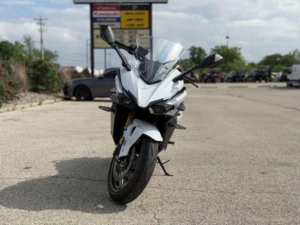 2026 Suzuki Gsx-s1000gt+ alt