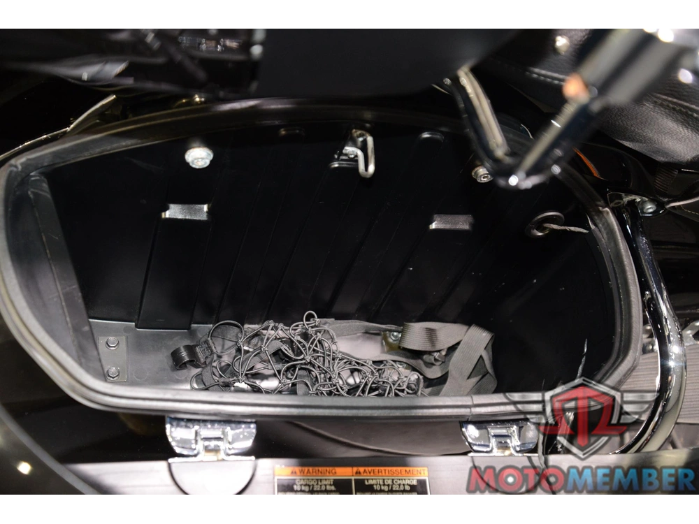 2019 Indian Motorcycle Roadmaster alt