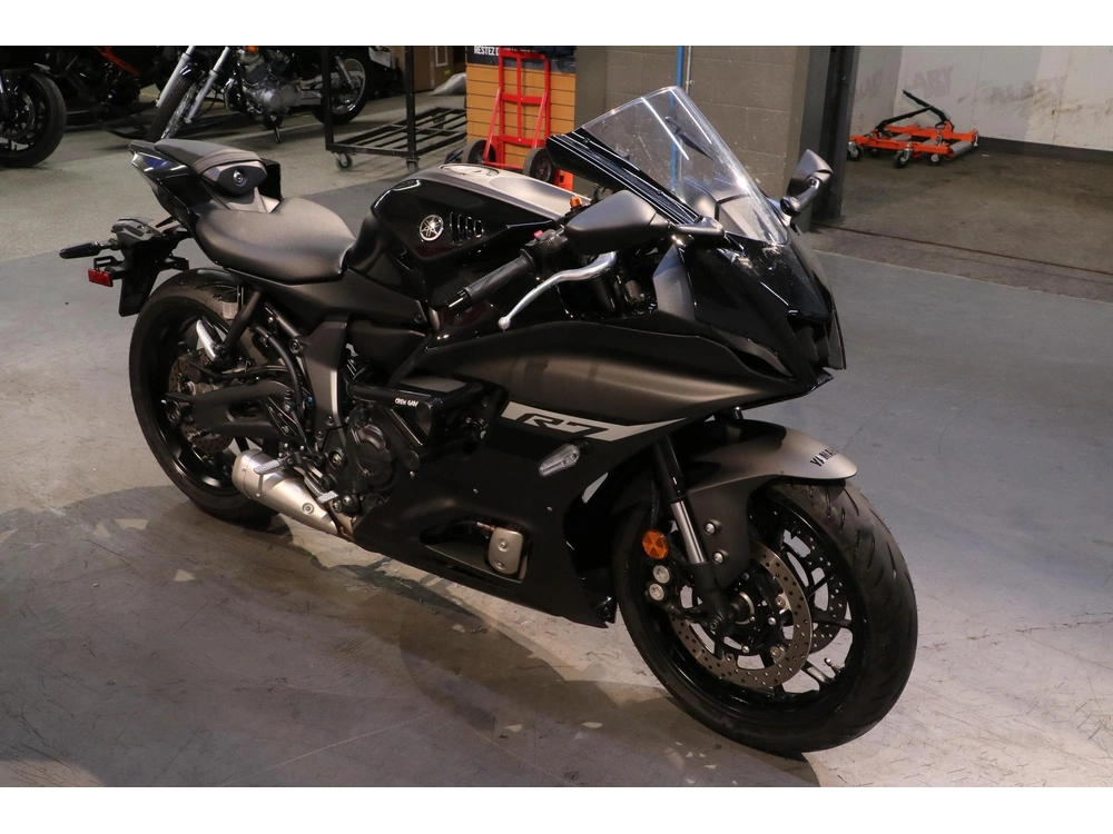 Yamaha Yzf-r7 2025 alt
