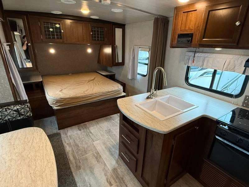 2018 Heartland Wilderness 2185rb alt
