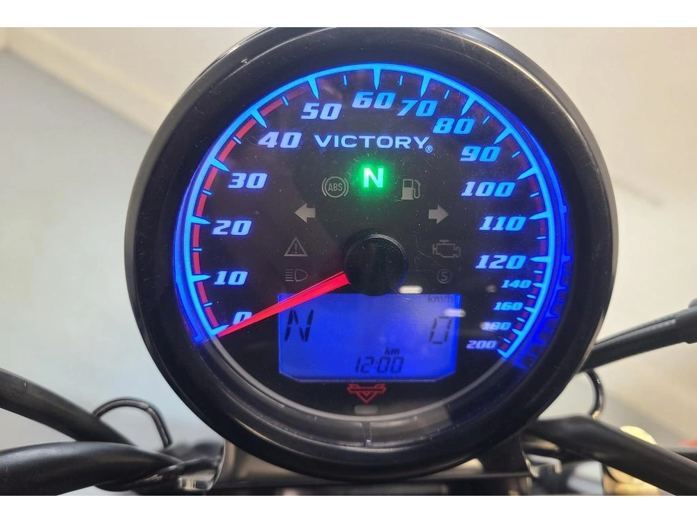 2017 Victory Motorcycles Gunner alt