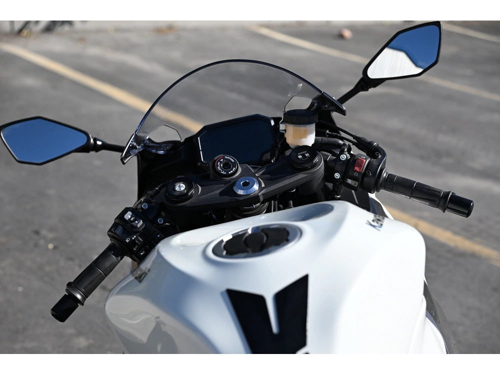 2025 Kawasaki Ninja Zx-6r alt