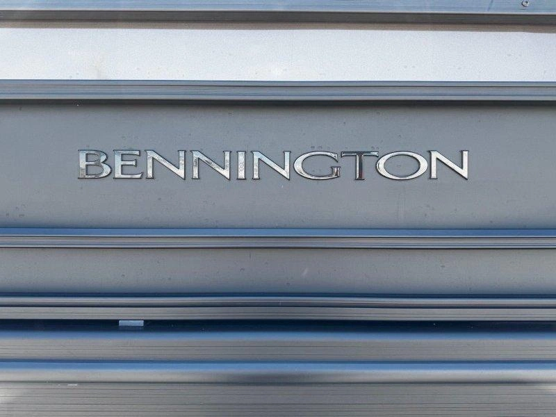 Bennington Marine 22s Swingback Luxe 3t Noir Mat 2026 alt