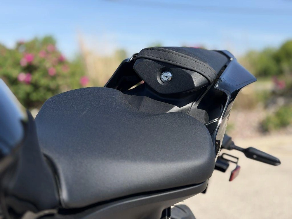 2026 Yamaha Yzf-r7 alt
