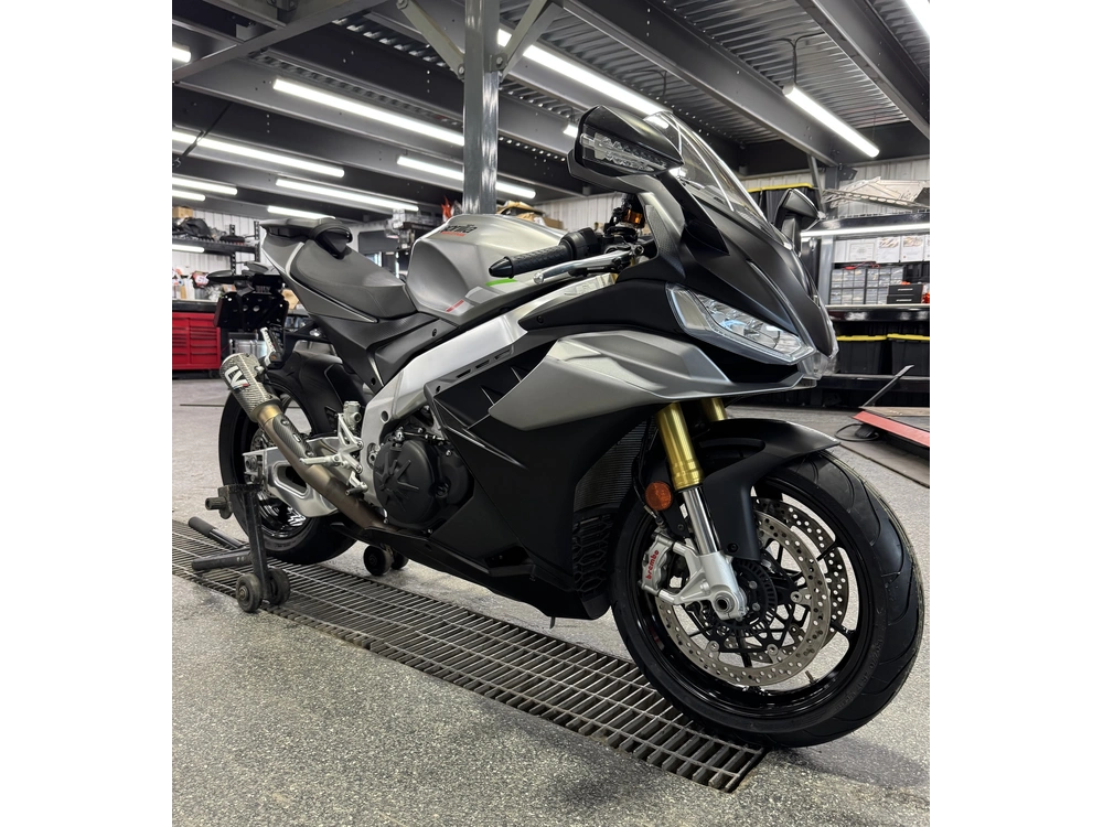 2022 Aprilia Rsv4 alt