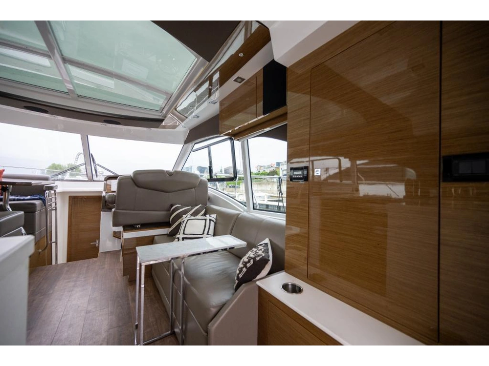 2018 Cruisers Yachts Cantius 45 Diesel - Sur Rendez-vous alt