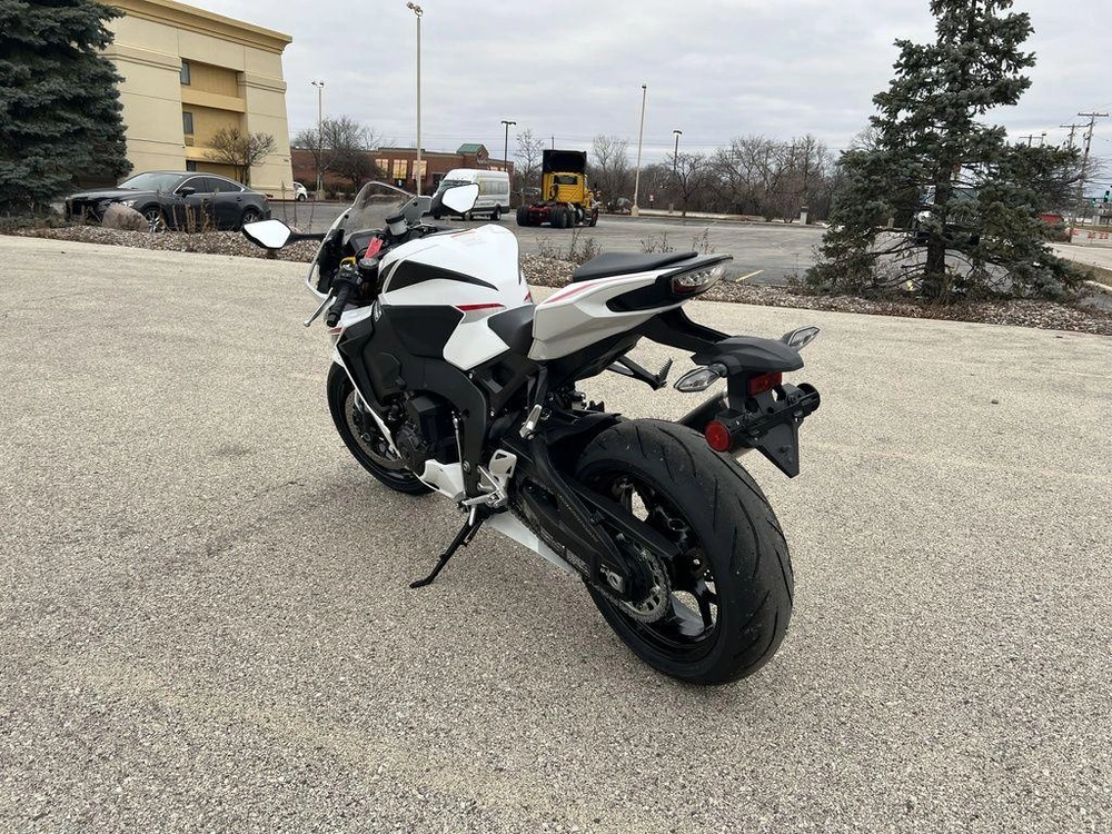 2026 Honda Cbr1000rr alt