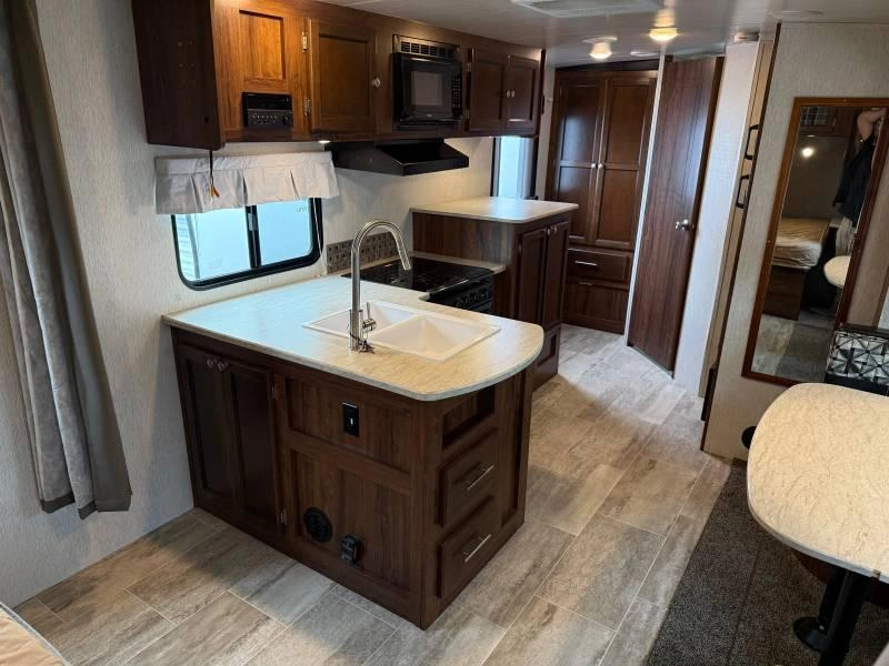 2018 Heartland Wilderness 2185rb alt