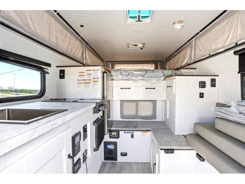 Palomino Real Lite 1604 2026 alt