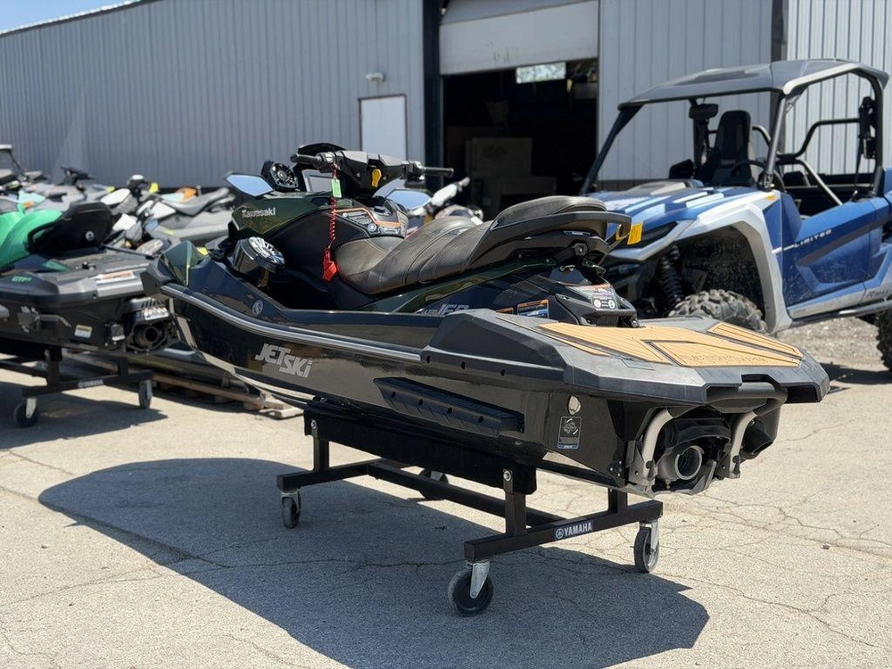 2025 Kawasaki Ultra® 160lx alt