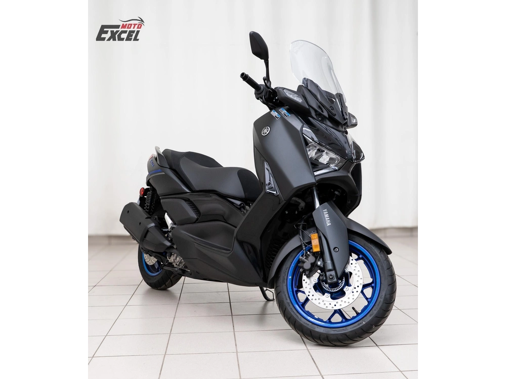 2024 Yamaha Xmax alt