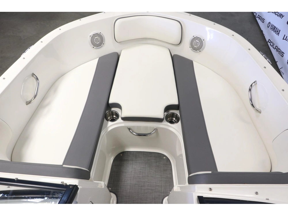 Bayliner Vr4 2018 alt