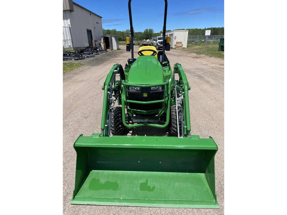 John Deere 1023e 2023 alt