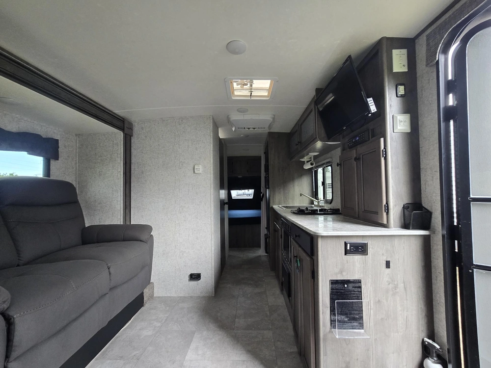 Coachmen Apex 231rds 2020 alt