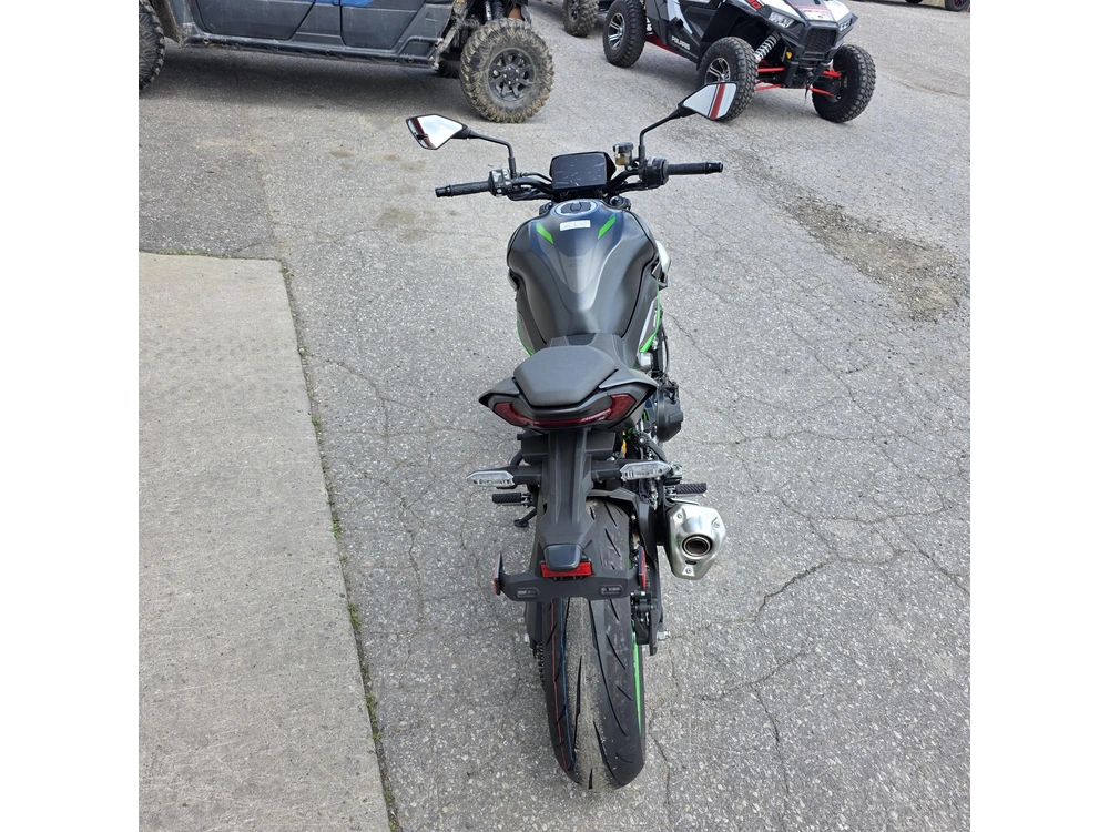 2026 Kawasaki Z900 Se alt