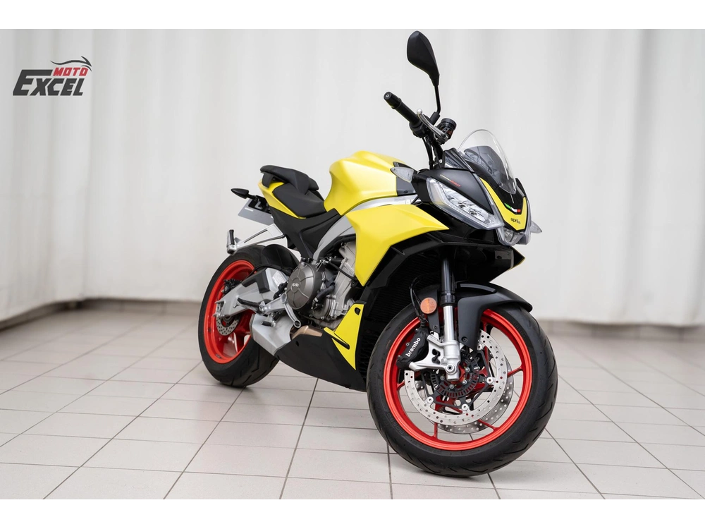 2021 Aprilia Tuono 660 alt