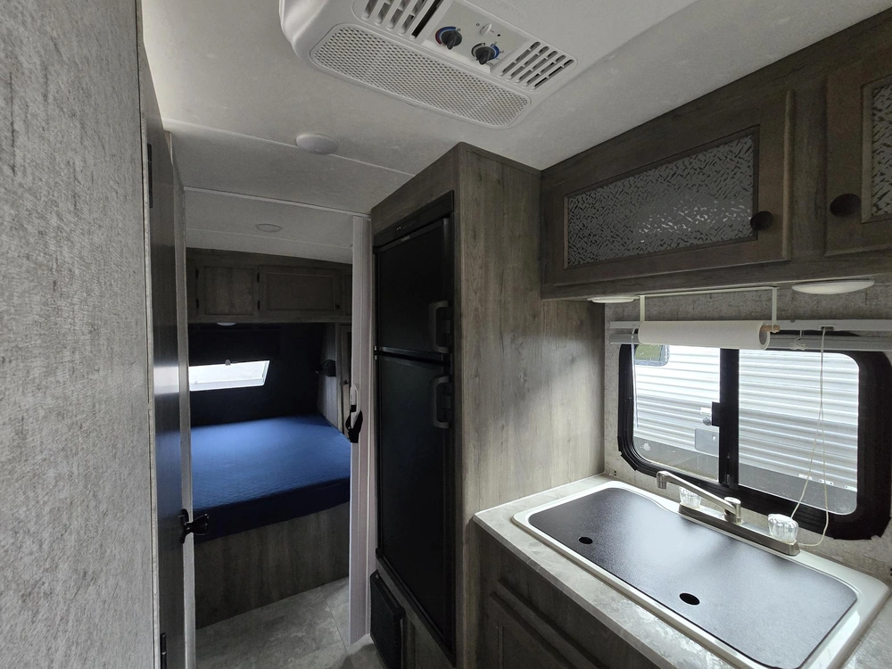 Coachmen Apex 231rds 2020 alt