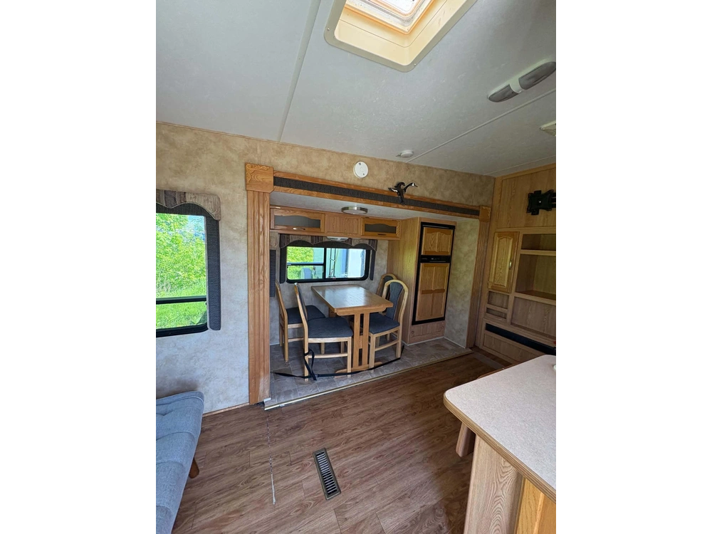 2004 Keystone Rv Laredo Fw alt
