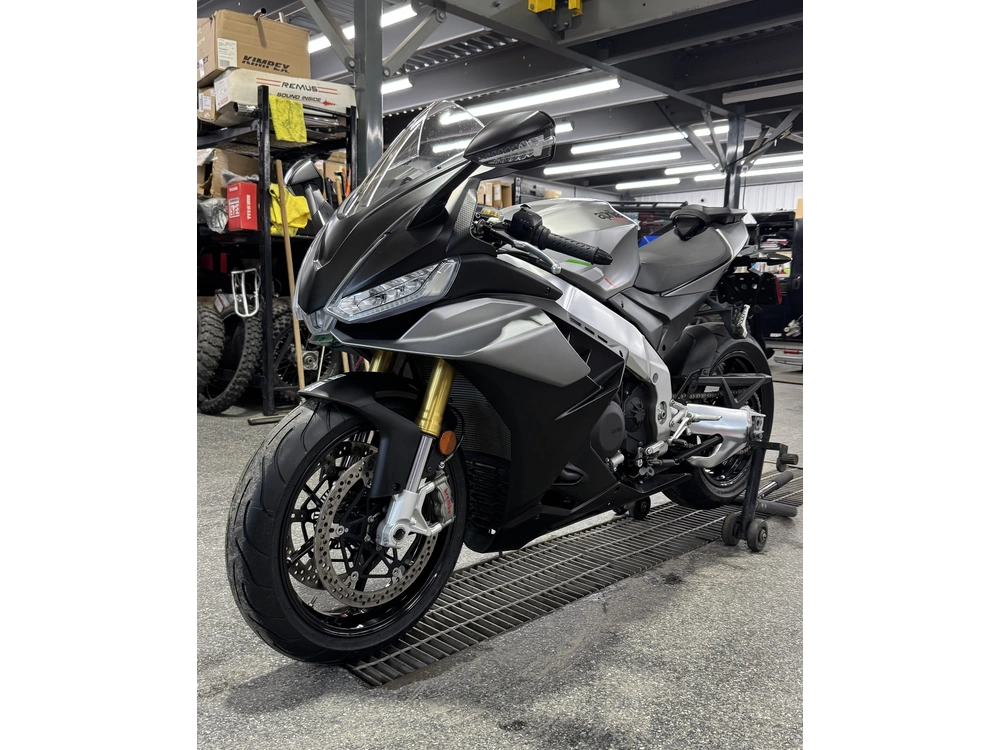 2022 Aprilia Rsv4 alt