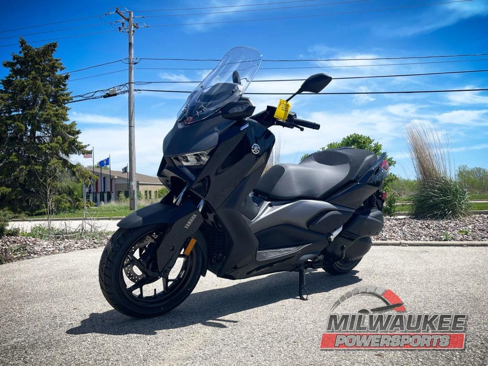 2026 Yamaha Xmax alt