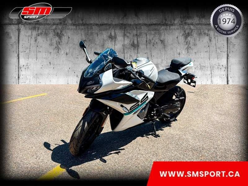 Cfmoto 300 Ss 2024 alt