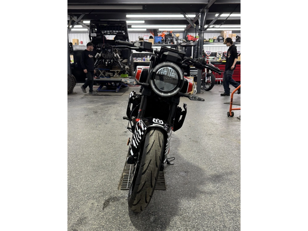 Husqvarna Vitpilen 401 B.d. 2024 alt