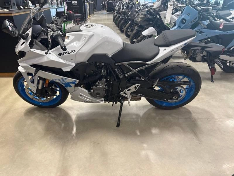 2026 Suzuki Gsx-8r Pearl Tech White alt