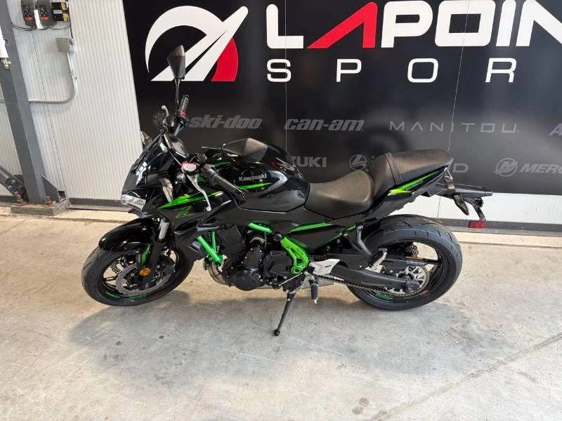 2025 Kawasaki Z650 (bk1)noir Et Vert alt