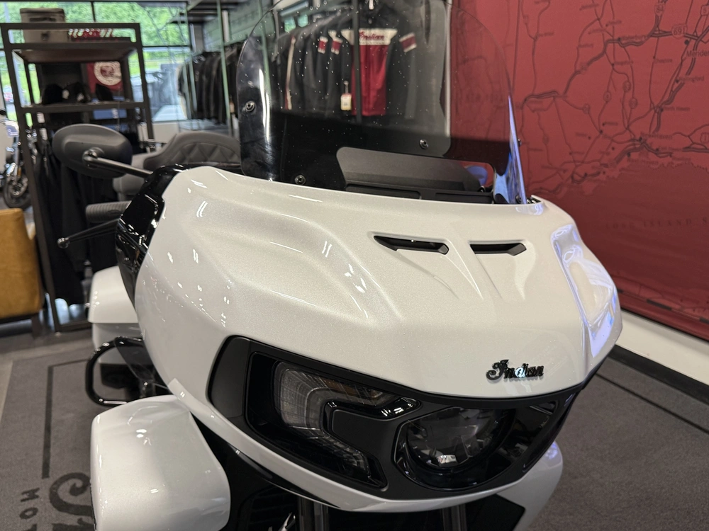 2026 Indian Motorcycle Pursuit Dark Horse 112 alt