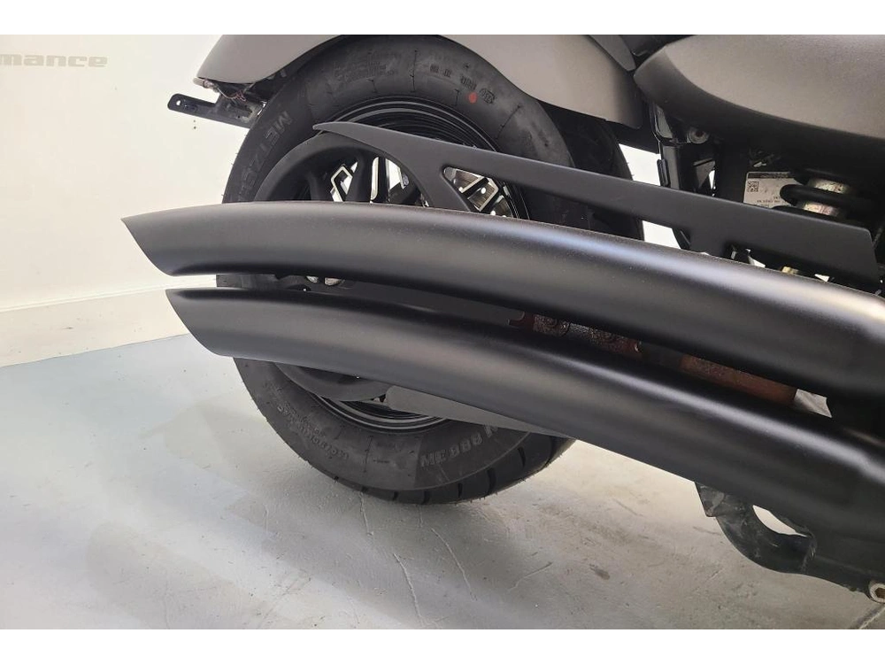 2017 Victory Motorcycles Gunner alt