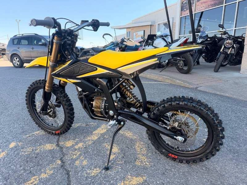Surron Hyper Bee 2026 alt