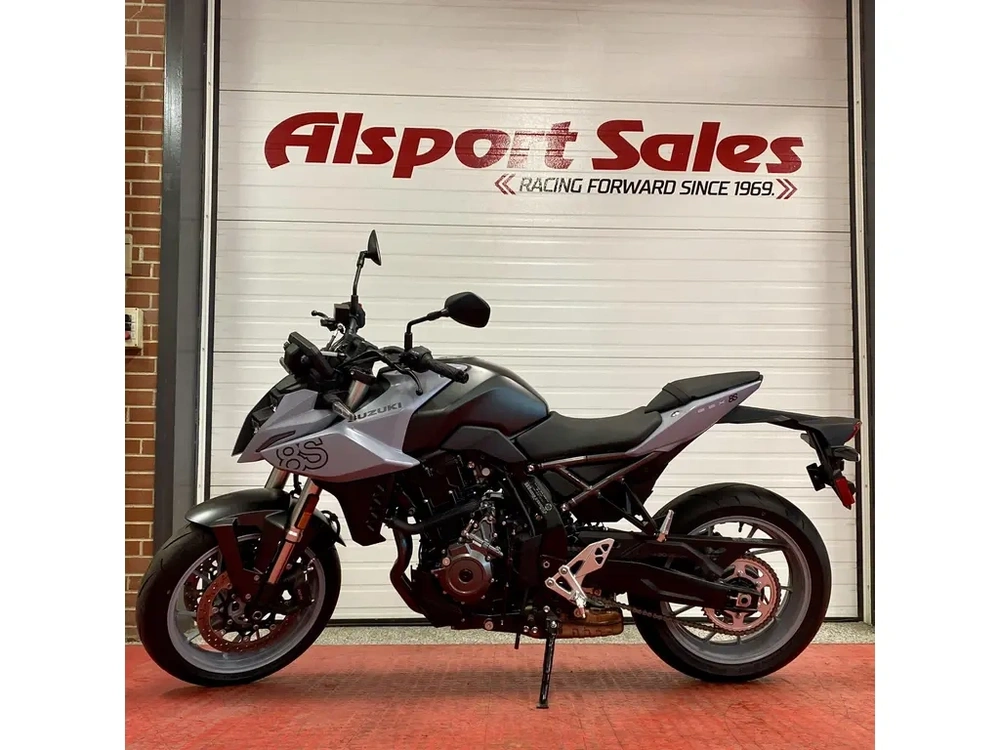2025 Suzuki Gsx 8s alt