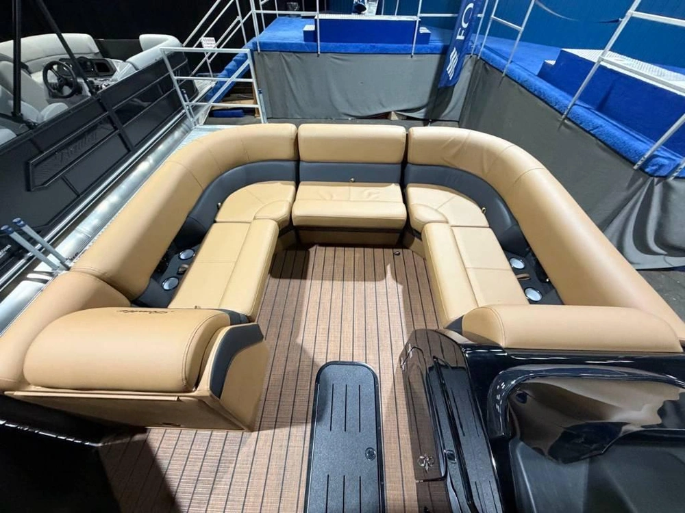 Bentley Elite 223 Swingback 2026 alt