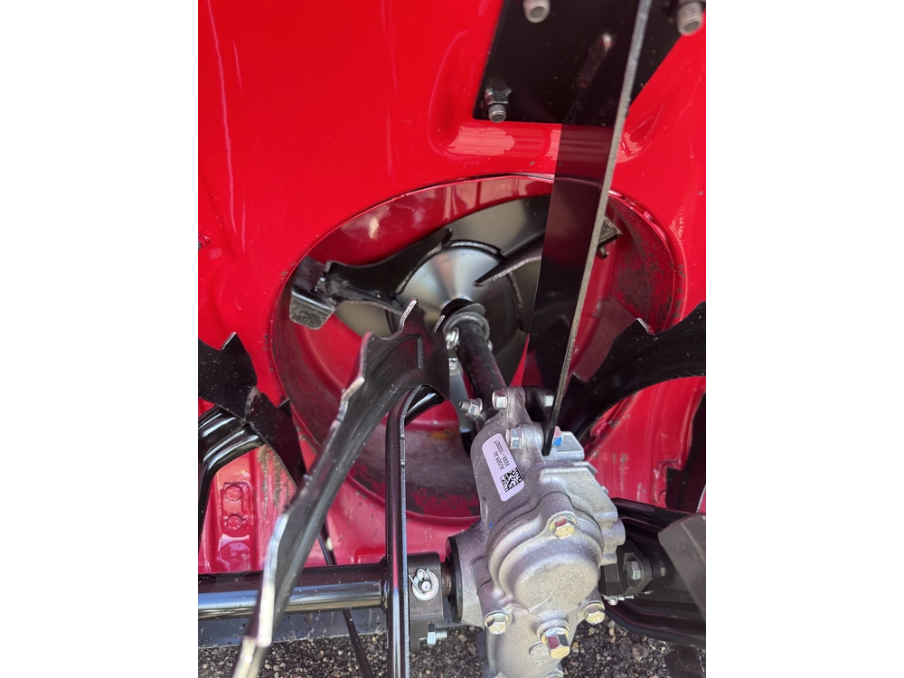 2020 Honda Hss928ct Snowblower, Used alt